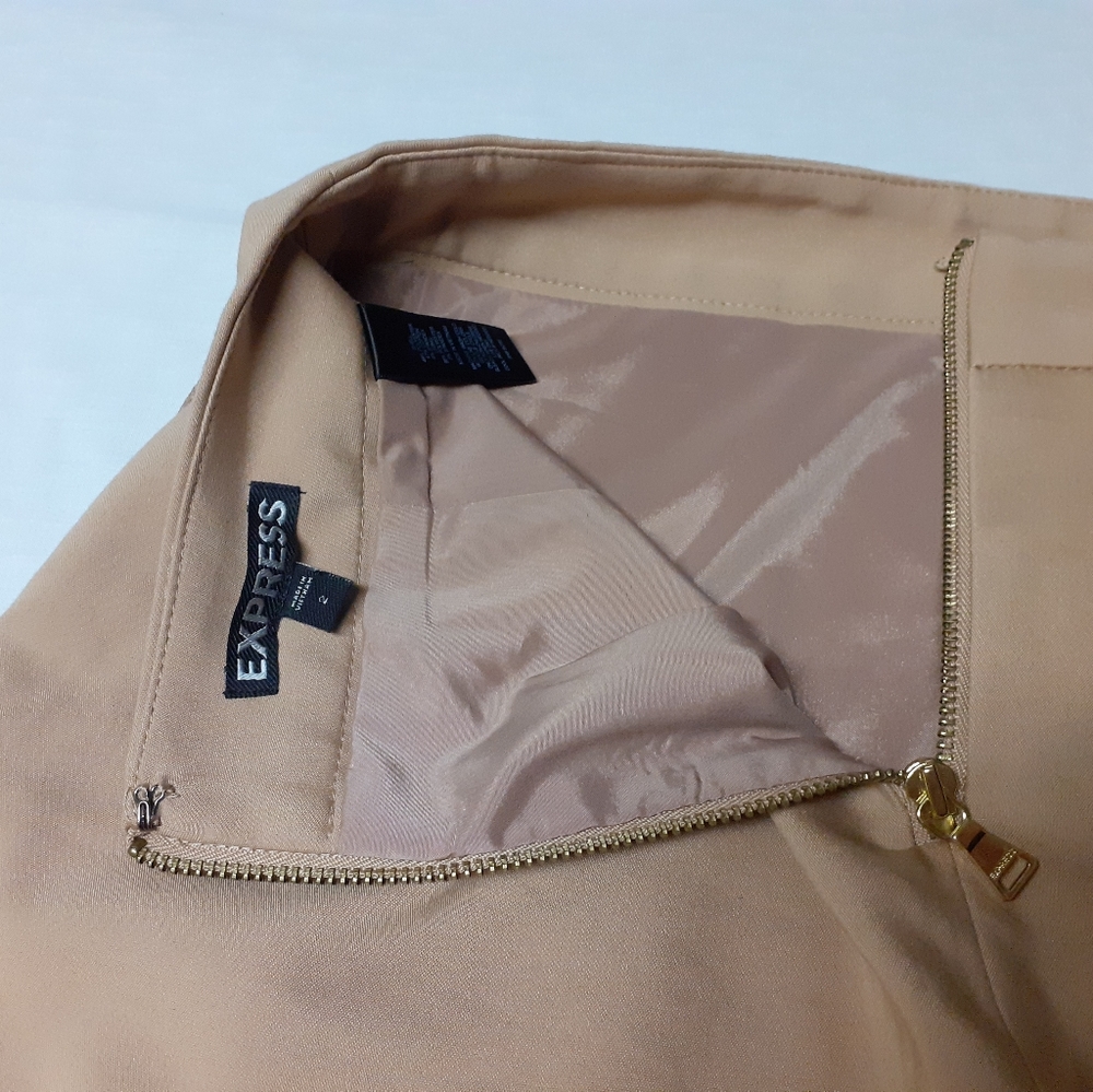 4/$60 Short Beige Skirt - Size 2 (XS) - Picture 6 of 10